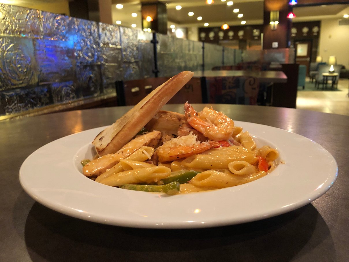 WingTips Bar and Bistro