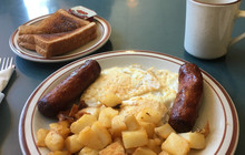 Peter's Family Fare Restaurant餐厅图片