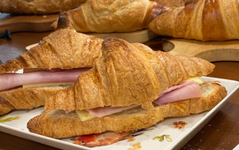 Parea Artisan Cafe & Delisserie