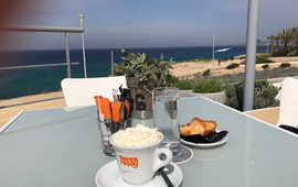 Baracas Lounge