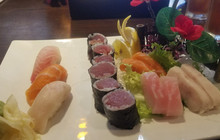 Sumo Japanese Steak House & Sushi餐厅图片