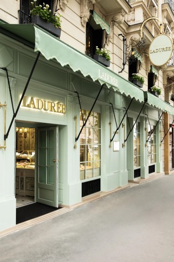 Ladurée （巴黎皇家街店）