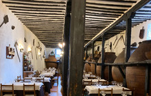 Meson Quinones Cuevas del Murcielago餐厅图片