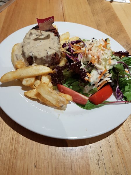 Olims Bar & Bistro