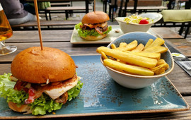 HANS IM GLUECK Burgergrill & Bar