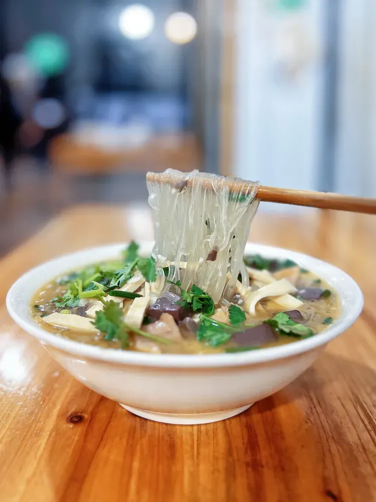 DONG DONG NIU ZA MIAN GUAN