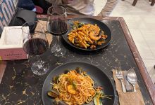 Robby's Cafeteria Wine Center美食图片