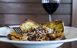 Ric's Lounge & Grill