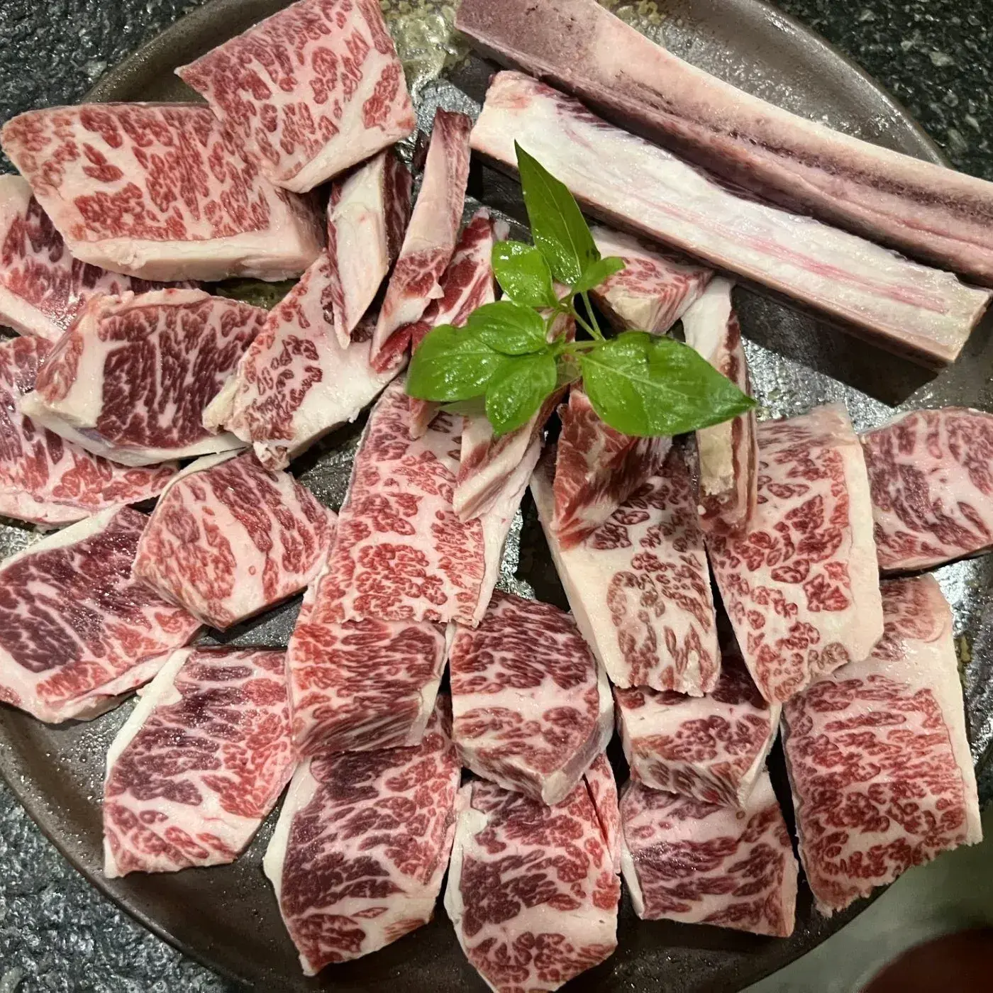 亲咕吖炭火烤肉(豪然居店)