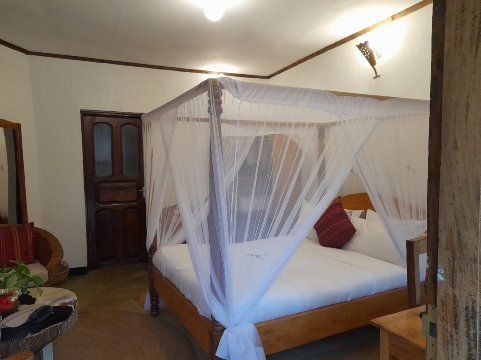 Bougainvillea Safari Lodge