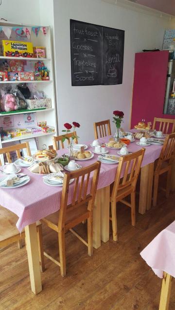 Nicolas Cupcake Cafe
