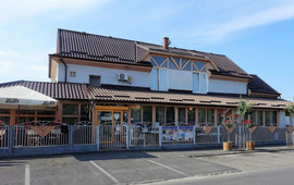 Cseko Café & Restaurant