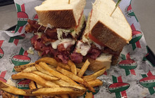 Panini's Bar and Grill餐厅图片