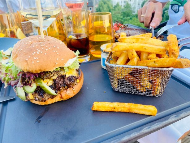 UPTOWN Sky Lounge & Restaurant