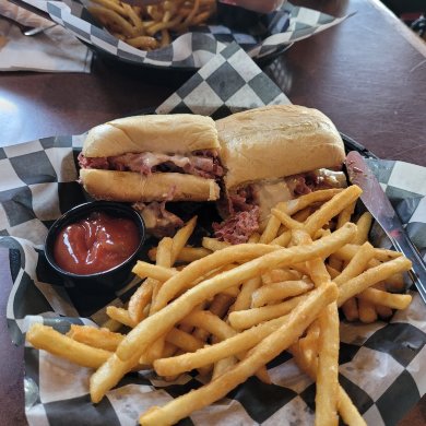 MaGillycuddy's