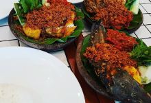 Cobek Ayam Penyet美食图片