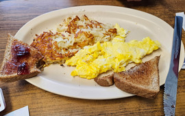 Howie's family restaurant