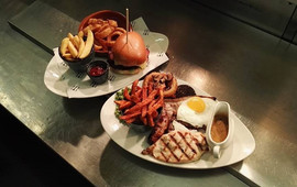 Henry’s Cafe Bar