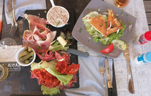 L'Alcazart Resto Bar Tapas Piscine餐厅图片