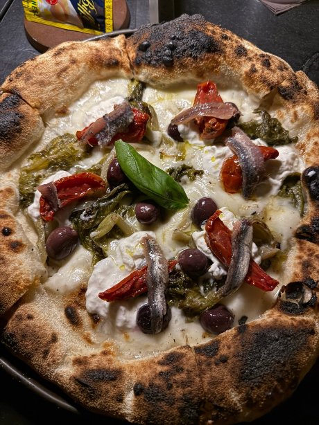 Gioja's Music Hall Lounge Bar Pizzeria