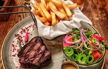 Moo Moo Steak and Burger Club餐厅图片