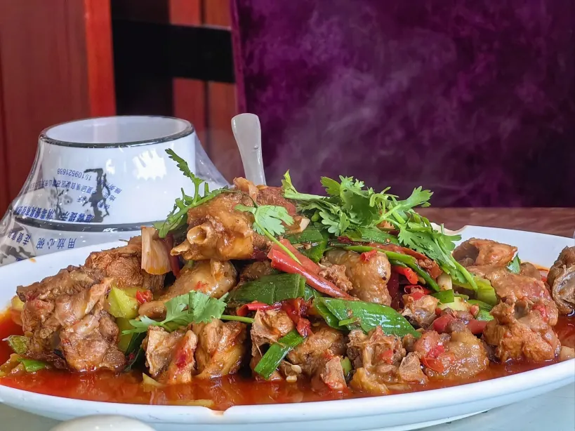 周大传统爆炒爆香羊羔肉美食图片