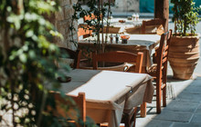 Meze Taverna Restaurant餐厅图片