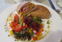 Upstairs Downstairs Tearooms Deli & Sandwich Bar美食图片