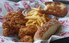 Raising Cane's餐厅图片