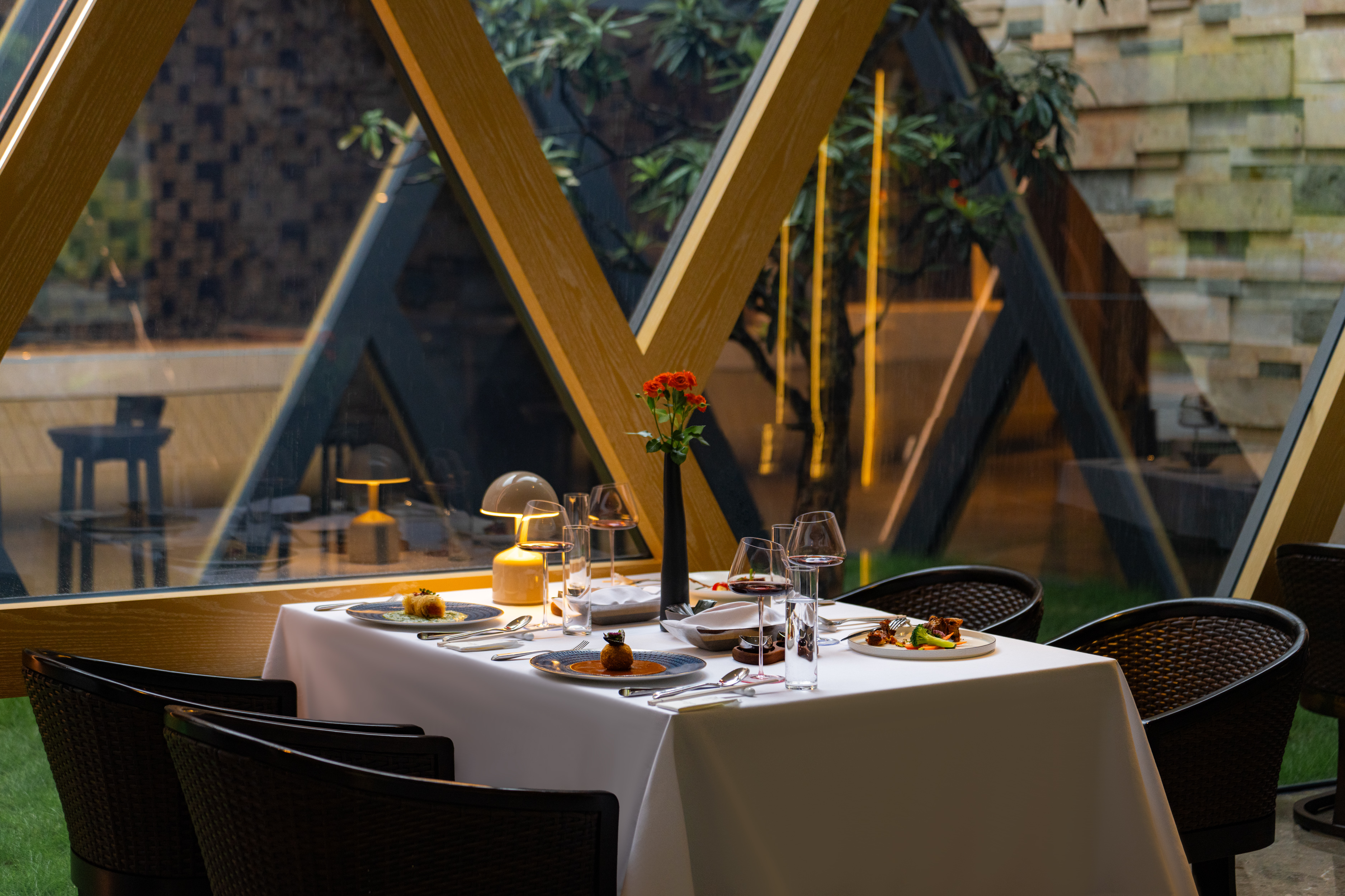 腾冲石头纪酒店·云club餐厅图片