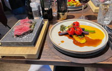 Marina Lounge Huizen餐厅图片
