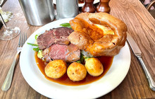 The Wheatsheaf Inn Beetham Restaurant餐厅图片