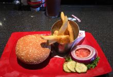 Red Robin America's Gourmet Burgers and Spirits美食图片