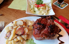 Gasthaus Zum Turm餐厅图片