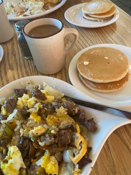 UNCLE Tom's Pancake House