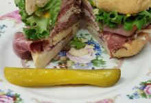 Sina's Backtroads Cafe美食图片