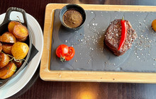 Altitude Restaurant & Bar餐厅图片