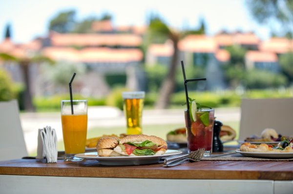 Agora Café & Snack bar