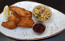 Romantik Hotel Goldener Stern Restaurant餐厅图片
