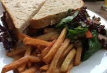 Volunteer Tavern景点图片