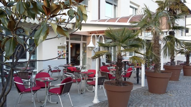 Cafe Flora