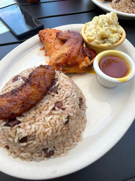 Hode's Place Bar & Grill