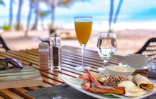 Manzú a Beachfront Restaurant餐厅图片