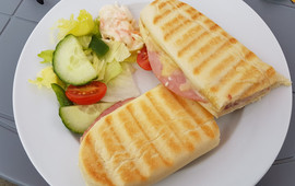 Y Maes Cafe