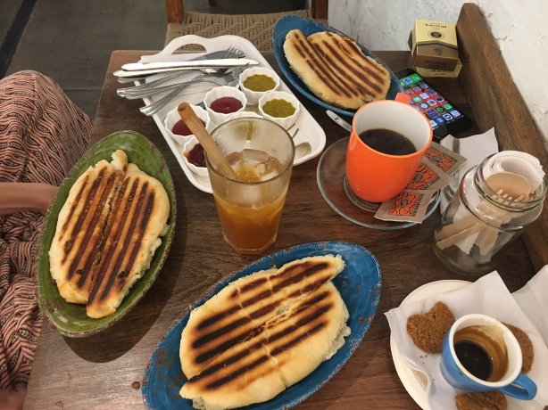 The Llittle Coffee Shop