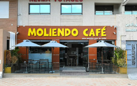 Moliendo Café