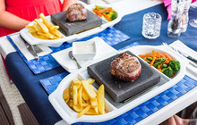 Bottega Bay Rocks and Stones Steak Grilla餐厅图片