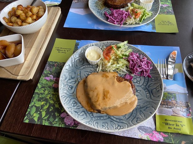 Eetcafé Hier is 't Maurik