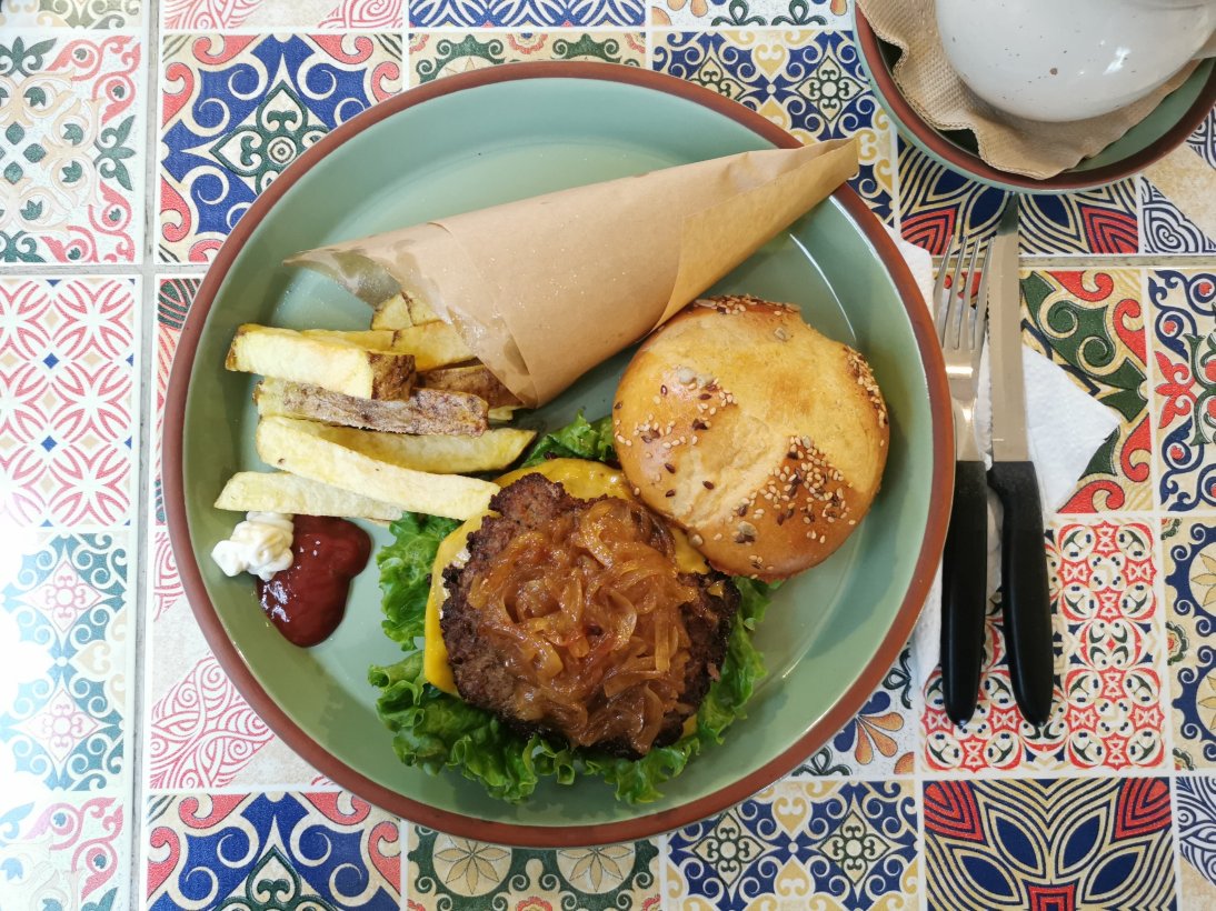 Cafe Mediterraneo