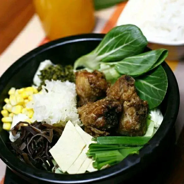 原始稻重庆鸡公煲牛肉米线(凤翔路店)